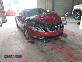 2014 Volkswagen CC Sport z VIN WVWBP7AN3EE530545, wystawiony jako IAAI lot #42363276 z przebiegiem 80 830 mil mil oraz . Historia ofert i sprzedaży dostępna na DreamBid. Obrazek 1.