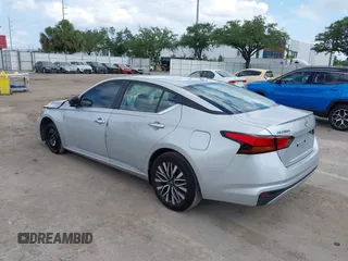 2024 Nissan Altima SV with VIN 1N4BL4DV5RN375319, listed as a IAAI auction lot 42190369 with 23,240 mi miles and . Bid and sale history available at carsss.com. Image 3.