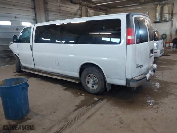 2012 Chevrolet Express Passenger 1LT with VIN 1GAZG1FG6C1160906, listed as a IAAI auction lot 41293635 with 314,405 mi miles. Bid and sale history available at carsss.com. Image 3.