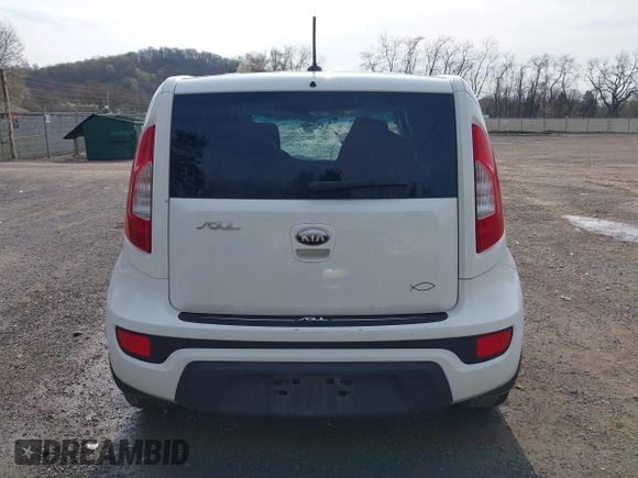 2013 Kia Soul with VIN KNDJT2A52D7762552, listed as a IAAI auction lot 42001216 with 131,944 mi miles. Bid and sale history available at carsss.com. Image 17.
