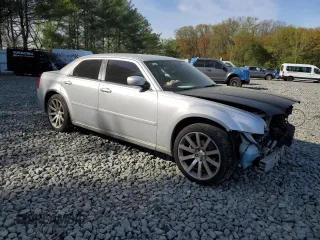 2006 Chrysler 300 Touring with VIN 2C3KA53G76H434890, listed as a Copart auction lot 54378785 with 226,588 mi miles and Salvage Title. Bid and sale history available at DreamBid. Image 4.