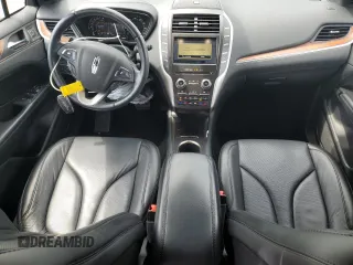 2019 Lincoln MKC Reserve with VIN 5LMCJ3C93KUL12114, listed as a Copart auction lot 54557665 with 7,633 mi miles and Salvage title. Bid and sale history available at DreamBid. Image 8.