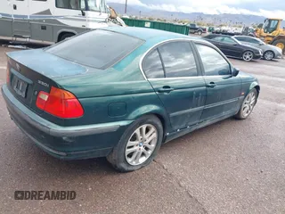2001 BMW 3 Series 330i with VIN WBAAV53451JS95364, listed as a IAAI auction lot 40947092 with 240,108 mi miles. Bid and sale history available at carsss.com. Image 4.