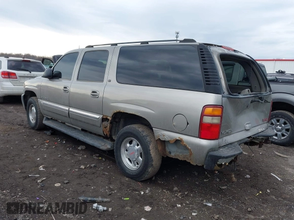 2002 GMC Yukon XL SLT with VIN 3GKFK16Z72G344251, listed as a IAAI auction lot 41644337 with 196,118 mi miles. Bid and sale history available at carsss.com. Image 3.