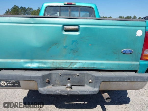 1994 Ford Ranger Splash with VIN 1FTCR10A8RPB83251, listed as a IAAI auction lot 41552632 with 211,719 mi miles. Bid and sale history available at carsss.com. Image 12.