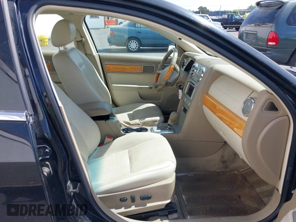 2008 Lincoln MKZ with VIN 3LNHM28T68R608324, listed as a IAAI auction lot 42085430 with 113,896 mi miles. Bid and sale history available at carsss.com. Image 5.