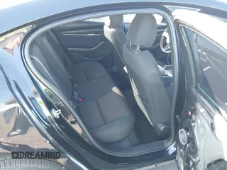 2021 Mazda 3 S z VIN JM1BPAAL8M1321402, wystawiony jako IAAI lot #41693911 z przebiegiem 35 144 mil mil oraz . Historia ofert i sprzedaży dostępna na DreamBid. Obrazek 8.