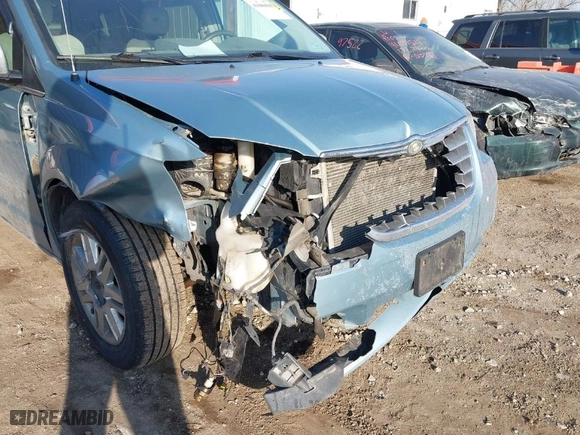 2010 Chrysler Town & Country Limited with VIN 2A4RR6DX9AR153422, listed as a IAAI auction lot 41686509 with 237,868 mi miles. Bid and sale history available at carsss.com. Image 6.