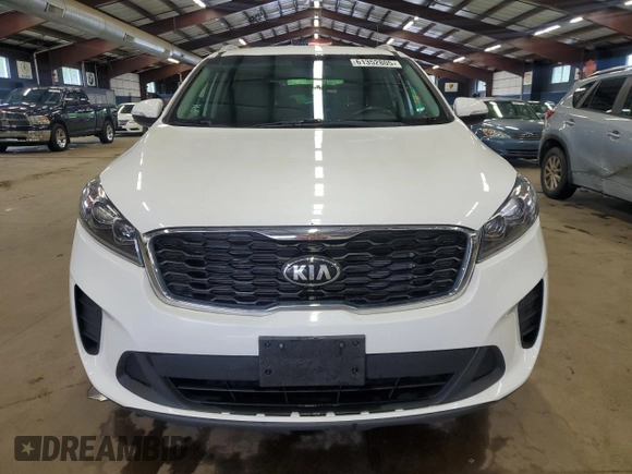 2019 Kia Sorento LX z VIN 5XYPGDA59KG456393, wystawiony jako Copart lot #61352805 z przebiegiem 102 479 mil mil oraz Czysty tytuł • Clean title. Historia ofert i sprzedaży dostępna na DreamBid. Obrazek 5.