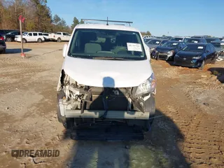 2017 Nissan NV200 S z VIN 3N6CM0KN2HK712280, wystawiony jako IAAI lot #41211228 z przebiegiem 153 840 mil mil oraz . Historia ofert i sprzedaży dostępna na DreamBid. Obrazek 13.