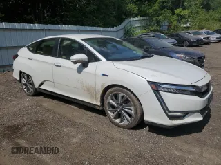 2020 Honda Clarity Plug-In Hybrid Touring with VIN JHMZC5F36LC002804, listed as a Copart auction lot 63771834 with 31,314 mi miles and Non Repairable. Bid and sale history available at carsss.com. Image 4.