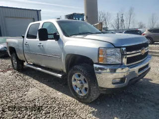 2013 Chevrolet Silverado 3500HD LT with VIN 1GC4K0C85DF242640, listed as a Copart auction lot 48060235 with 285,530 mi miles and Clean Title. Bid and sale history available at carsss.com. Image 4.