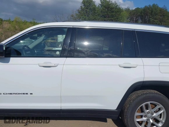 2023 Jeep Grand Cherokee Altitude with VIN 1C4RJKAGXP8886125, listed as a IAAI auction lot 41952781 with 45,490 mi miles and . Bid and sale history available at DreamBid. Image 14.