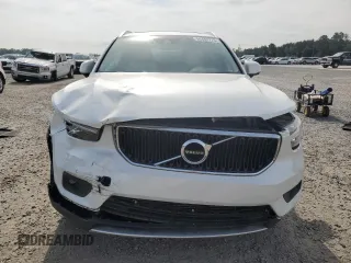 2021 Volvo XC40 Momentum z VIN YV4162UK5M2439826, wystawiony jako Copart lot #54480775 z przebiegiem 35 279 mil mil oraz Szkody całkowita. Historia ofert i sprzedaży dostępna na DreamBid. Obrazek 5.