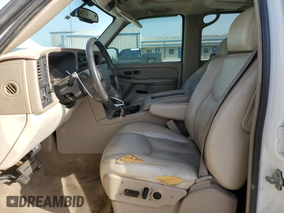 2005 Chevrolet Suburban LT with VIN 1GNFK16Z15J104876, listed as a Copart auction lot 48017495 with 311,358 mi miles and Clean title. Bid and sale history available at DreamBid. Image 7.