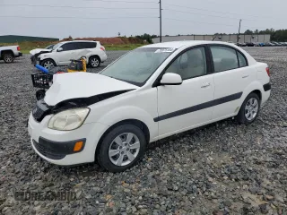 2007 Kia Rio LX with VIN KNADE123076227001, listed as a Copart auction lot 70975104 with 171,386 mi miles and Salvage Title. Bid and sale history available at carsss.com. Image 1.
