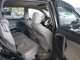 2010 Toyota RAV4 Limited z VIN JTMDF4DV3AD038717, wystawiony jako IAAI lot #42246230 z przebiegiem 140 854 mil mil oraz . Historia ofert i sprzedaży dostępna na DreamBid. Obrazek 8.