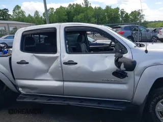 2006 Toyota Tacoma z VIN 5TELU42N56Z234046, wystawiony jako IAAI lot #42197128 z przebiegiem 143 715 mil mil oraz . Historia ofert i sprzedaży dostępna na DreamBid. Obrazek 13.