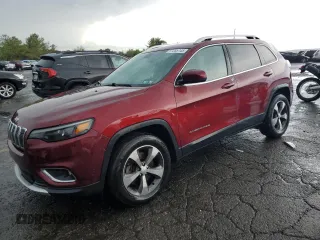 2019 Jeep Cherokee Limited z VIN 1C4PJMDXXKD414666, wystawiony jako Copart lot #57285745 z przebiegiem 104 066 mil mil oraz Szkoda całkowita • Salvage title. Historia ofert i sprzedaży dostępna na DreamBid. Obrazek 1.