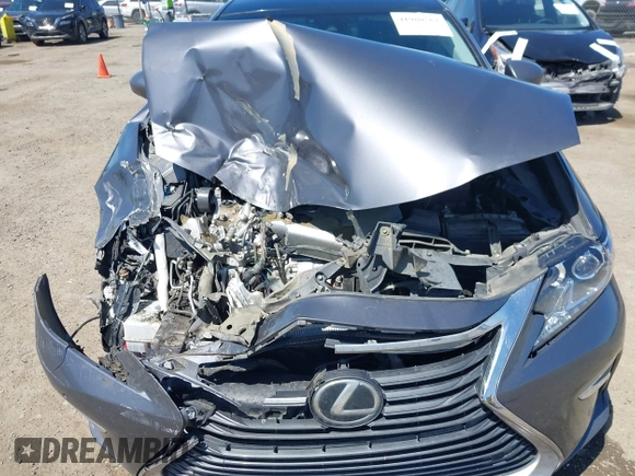 2018 Lexus ES with VIN 58ABK1GG1JU093377, listed as a IAAI auction lot 41980562 with 94,484 mi miles. Bid and sale history available at carsss.com. Image 17.