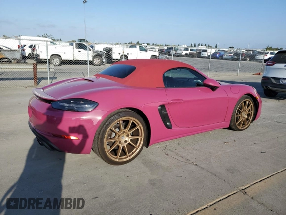 2024 Porsche 718 Boxster GTS 4.0 z VIN WP0CD2A86RK228359, wystawiony jako Copart lot #71429034 z przebiegiem 2 865 mil mil oraz Szkoda całkowita • Salvage title. Historia ofert i sprzedaży dostępna na DreamBid. Obrazek 3.