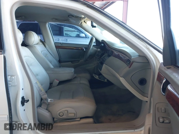 2003 Cadillac DeVille with VIN 1G6KD54Y83U252542, listed as a IAAI auction lot 40646979 with 131,202 mi miles. Bid and sale history available at carsss.com. Image 5.