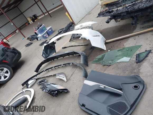 2024 Lexus RX 350 z VIN 2T2BAMBA5RC024585, wystawiony jako IAAI lot #41197857 z przebiegiem 18 031 mil mil oraz . Historia ofert i sprzedaży dostępna na DreamBid. Obrazek 12.