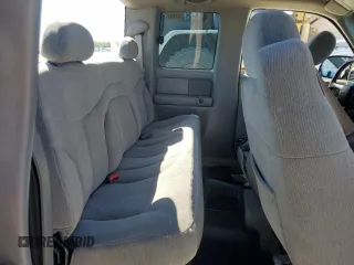 2000 GMC New Sierra 1500 SL with VIN 2GTEC19V3Y1237647, listed as a Copart auction lot 47478435 with 218,258 mi miles and Salvage Title. Bid and sale history available at carsss.com. Image 10.