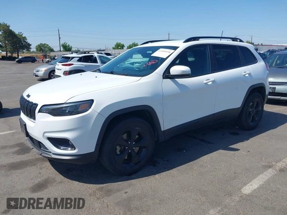 2021 Jeep Cherokee Latitude Plus z VIN 1C4PJMLB8MD116593, wystawiony jako IAAI lot #42484098 z przebiegiem 74 288 mil mil oraz . Historia ofert i sprzedaży dostępna na DreamBid. Obrazek 2.