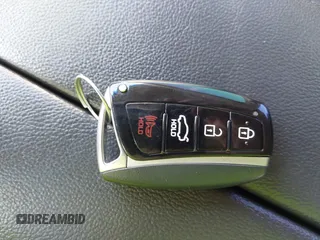 2016 Hyundai Genesis 3.8L z VIN KMHGN4JE2GU128482, wystawiony jako IAAI lot #42065181 z przebiegiem 163 925 mil mil oraz . Historia ofert i sprzedaży dostępna na DreamBid. Obrazek 11.