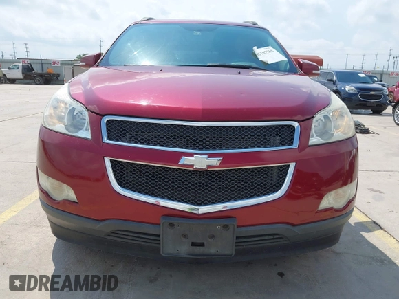 2011 Chevrolet Traverse 1LT z VIN 1GNKRGED8BJ286753, wystawiony jako IAAI lot #42107568 z przebiegiem 178 663 mil mil oraz . Historia ofert i sprzedaży dostępna na DreamBid. Obrazek 12.