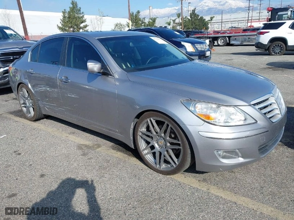 2011 Hyundai Genesis with VIN KMHGC4DE1BU114017, listed as a IAAI auction lot 41739472 with 133,642 mi miles. Bid and sale history available at carsss.com. Image 1.