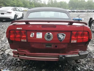2008 Ford Mustang GT Deluxe z VIN 1ZVHT85HX85152340, wystawiony jako Copart lot #57599865 z przebiegiem 103 797 mil mil oraz Szkoda całkowita • Salvage title. Historia ofert i sprzedaży dostępna na DreamBid. Obrazek 6.