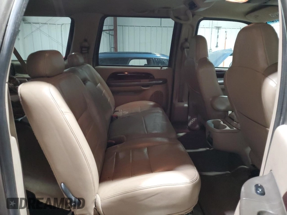 2003 Ford Excursion Limited z VIN 1FMSU43P93EC24089, wystawiony jako Copart lot #82779674 z przebiegiem 273 947 mil mil oraz Czysty tytuł • Clean title. Historia ofert i sprzedaży dostępna na DreamBid. Obrazek 11.