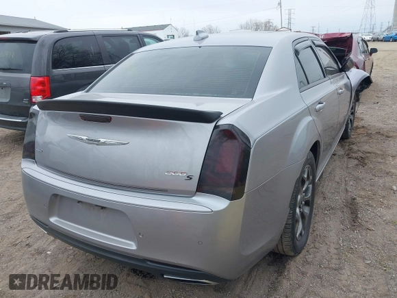 2016 Chrysler 300 S z VIN 2C3CCAGG7GH152395, wystawiony jako IAAI lot #42067089 z przebiegiem 127 300 mil mil oraz . Historia ofert i sprzedaży dostępna na DreamBid. Obrazek 4.