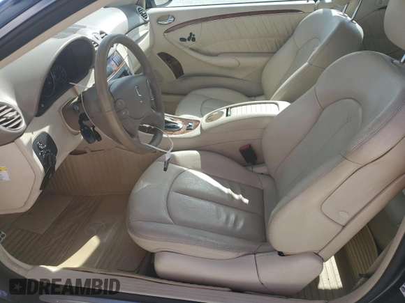2008 Mercedes-Benz CLK 350 with VIN WDBTK56F98T098423, listed as a Copart auction lot 81195204 with 84,689 mi miles and Salvage Title. Bid and sale history available at DreamBid. Image 7.