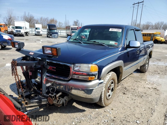 2000 GMC New Sierra 1500 SLE with VIN 1GTEK19T4YE388996, listed as a Copart auction lot 54171395 with 98,841 mi miles and Clean Title. Bid and sale history available at carsss.com. Image 1.