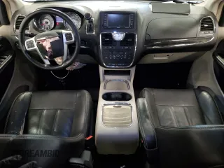 2015 Chrysler Town & Country Touring L z VIN 2C4RC1CG2FR597048, wystawiony jako Copart lot #58446055 z przebiegiem 208 203 mil mil oraz Czysty tytuł • Clean title. Historia ofert i sprzedaży dostępna na DreamBid. Obrazek 8.