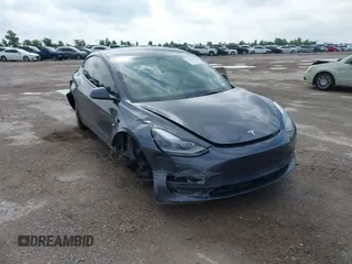 2023 Tesla Model 3 z VIN 5YJ3E1EA5PF676316, wystawiony jako IAAI lot #42384765 z przebiegiem 33 715 mil mil oraz . Historia ofert i sprzedaży dostępna na DreamBid. Obrazek 1.