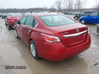 2015 Nissan Altima 2.5 S with VIN 1N4AL3AP8FN345660, listed as a IAAI auction lot 41913700 with 101,349 mi miles. Bid and sale history available at carsss.com. Image 3.
