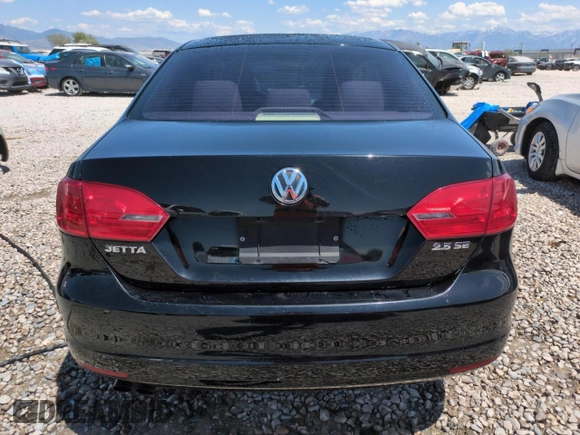 2013 Volkswagen Jetta SE with VIN 3VWDX7AJ8DM292073, listed as a Copart auction lot 59989585 with 129,697 mi miles and Salvage title. Bid and sale history available at DreamBid. Image 6.