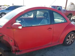 2008 Volkswagen Beetle S с VIN 3VWPG31C68M509388, выставлен на аукционе IAAI как лот 42303261 с пробегом 140 121 миль миль и . История ставок и продаж доступна на DreamBid. Изображение 15.