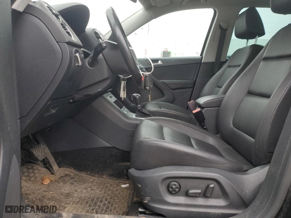 2017 Volkswagen Tiguan Wolfsburg Edition with VIN WVGSV7AX7HK025004, listed as a Copart auction lot 50006475 with 103,754 mi miles and Clean Title. Bid and sale history available at carsss.com. Image 7.