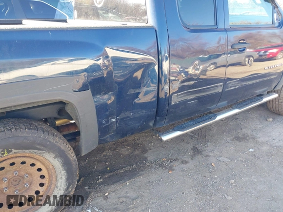2009 Chevrolet Silverado 1500 LT with VIN 1GCEK29089Z264879, listed as a IAAI auction lot 40990010 with Not Provided miles and . Bid and sale history available at DreamBid. Image 17.
