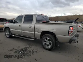 2005 GMC Sierra Denali z VIN 2GTEK63N951254277, wystawiony jako Copart lot #47635015 z przebiegiem 177 167 mil mil oraz Szkody całkowita. Historia ofert i sprzedaży dostępna na DreamBid. Obrazek 2.