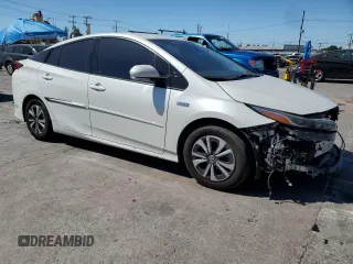 2017 Toyota Prius Plus with VIN JTDKARFP8H3039198, listed as a Copart auction lot 50724955 with 127,508 mi miles and Salvage title. Bid and sale history available at DreamBid. Image 4.