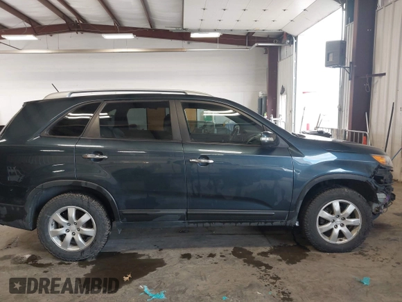 2011 Kia Sorento LX with VIN 5XYKT4A12BG127151, listed as a IAAI auction lot 41891186 with 103,690 mi miles. Bid and sale history available at carsss.com. Image 14.