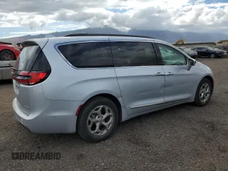 2022 Chrysler Pacifica Limited with VIN 2C4RC1GG7NR175799, listed as a Copart auction lot 63038045 with 32,317 mi miles and Clean title. Bid and sale history available at DreamBid. Image 3.