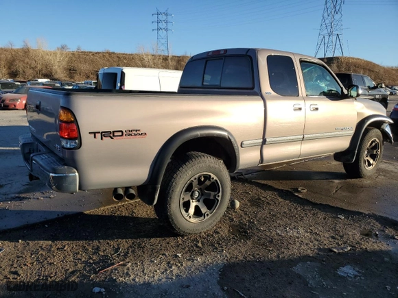2002 Toyota Tundra SR5 with VIN 5TBRT34182S263008, listed as a Copart auction lot 47114055 with 293,526 mi miles and Salvage Title. Bid and sale history available at carsss.com. Image 3.