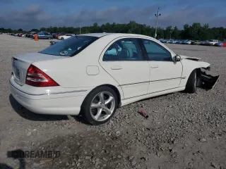 2006 Mercedes-Benz C 230 Sport z VIN WDBRF52H76F771775, wystawiony jako Copart lot #56837435 z przebiegiem 102 192 mil mil oraz Szkoda całkowita • Salvage title. Historia ofert i sprzedaży dostępna na DreamBid. Obrazek 3.